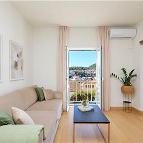 One Bedroom Apartment in Dubrovnik City with balcony and Parking, Sleeps 2-3